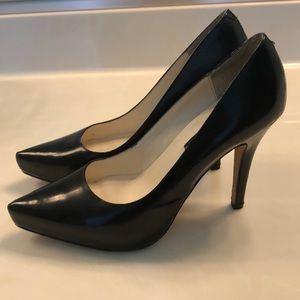 Steven by Steve Madden black pumps